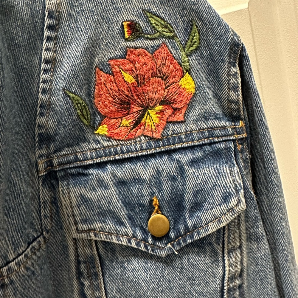 Floral Jacket - Picture 4 of 4